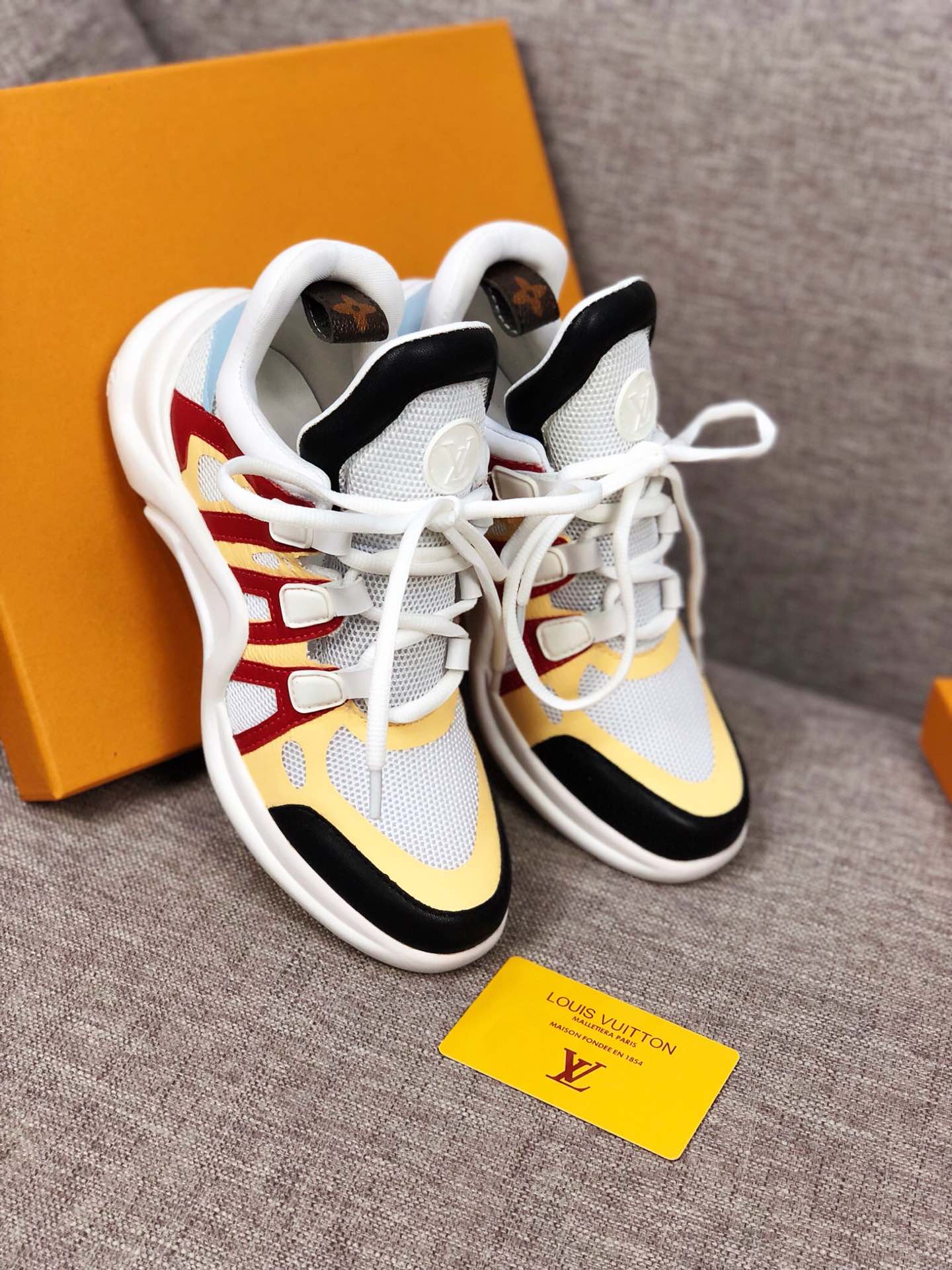 MO - LUV Archlight Red Yellow Sneaker