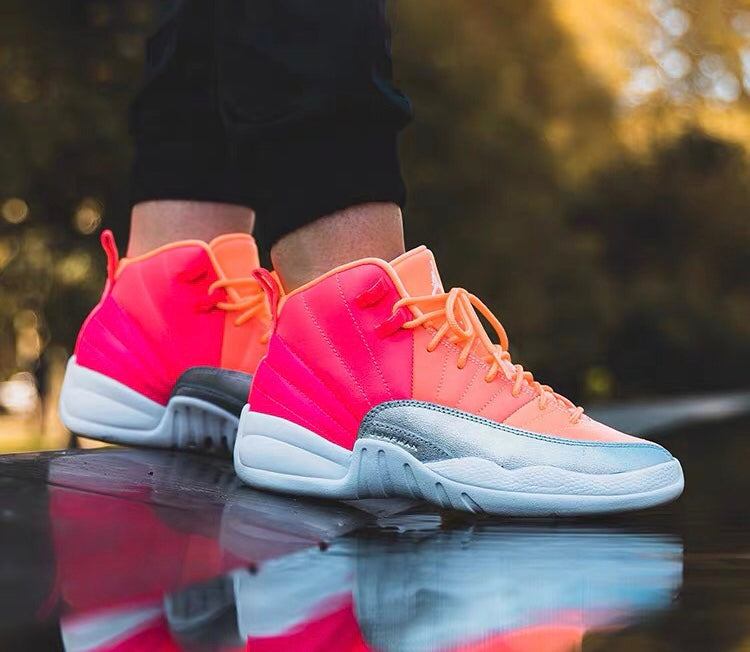 MO - AJ12 Neon Gradient