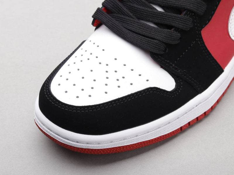 MO - AJ1 Chicago black and white red