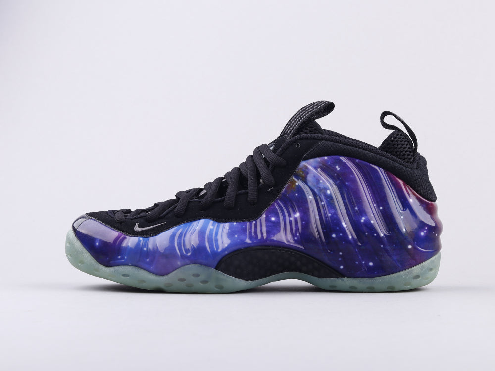 MO - NKE Hardaway Foam Galaxy Star Spray 1.0