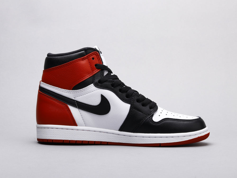 MO - AJ1 black toe