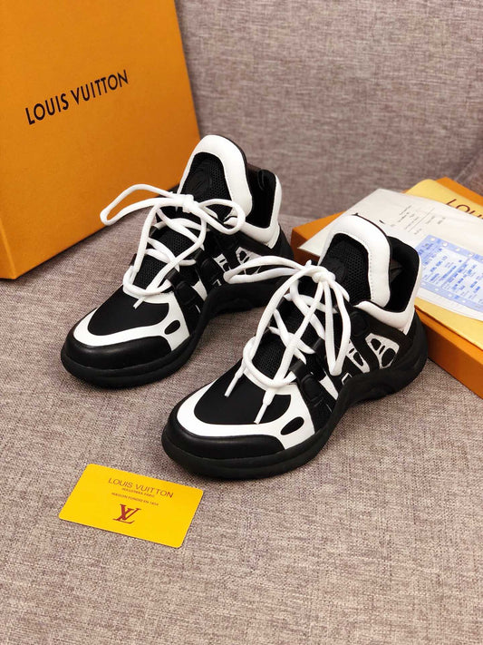 MO - LUV Archlight Black White Sneaker